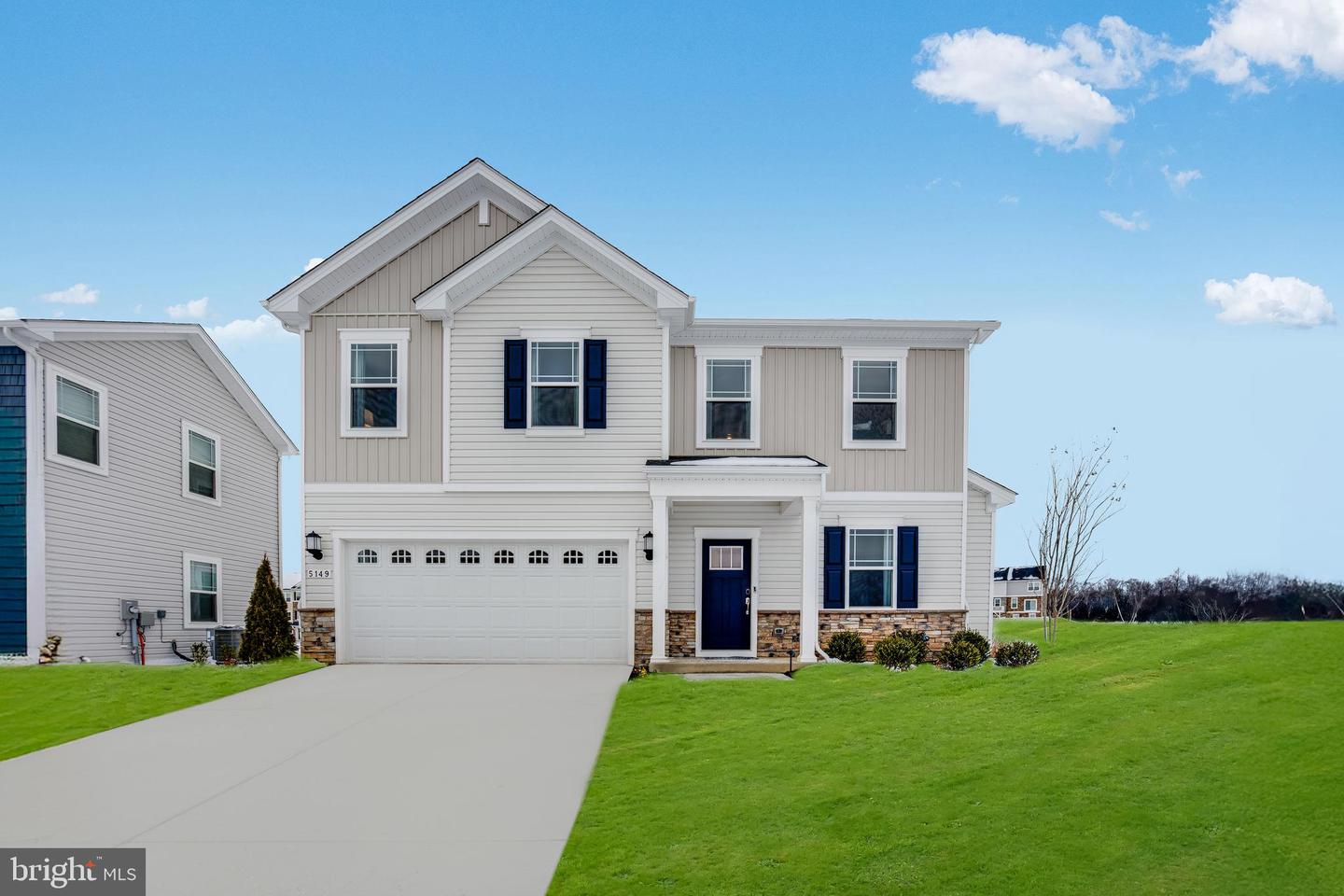 10585 Roundstone Lane, White Plains