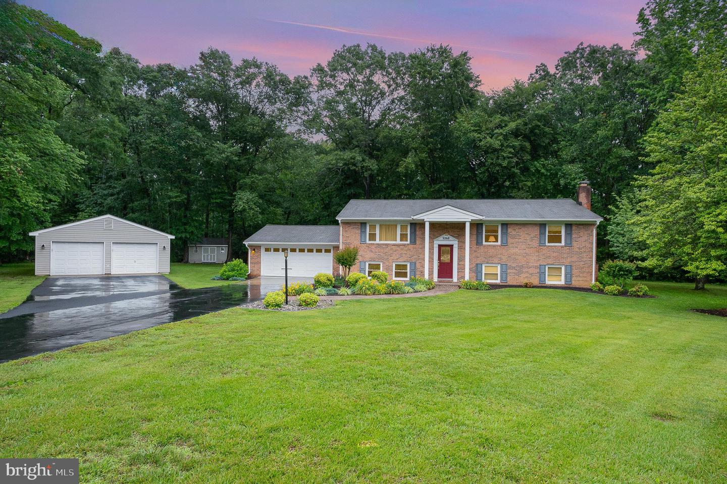 9268 East Court, White Plains