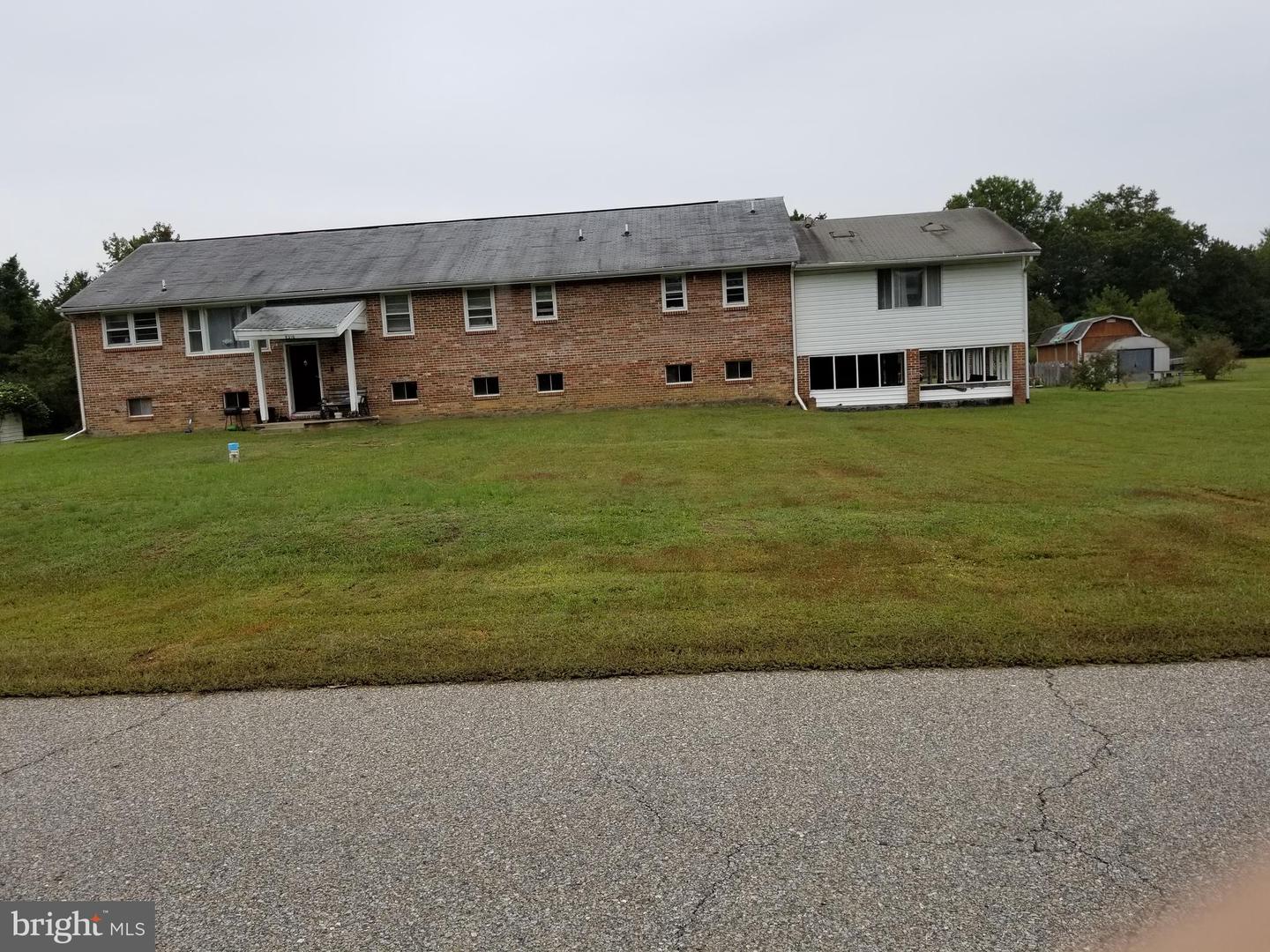 8210 Warren Drive, Pomfret