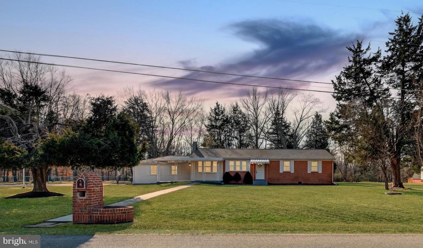 8305 Warren Drive, Pomfret
