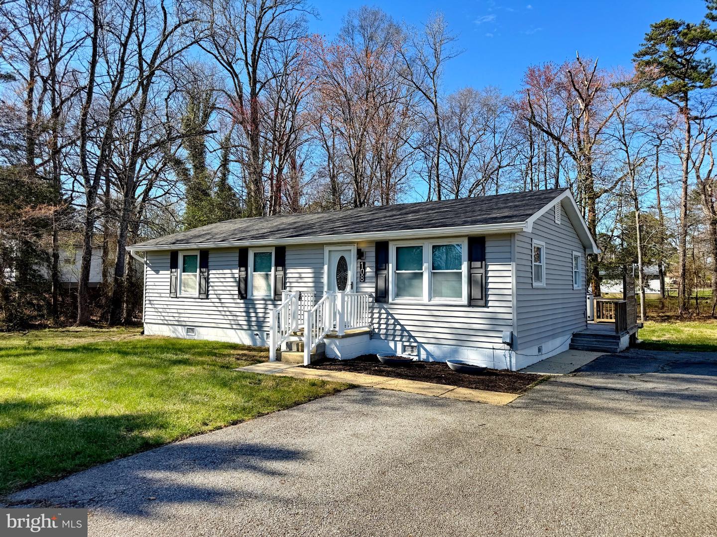 108 W Hawthorne Drive, La Plata