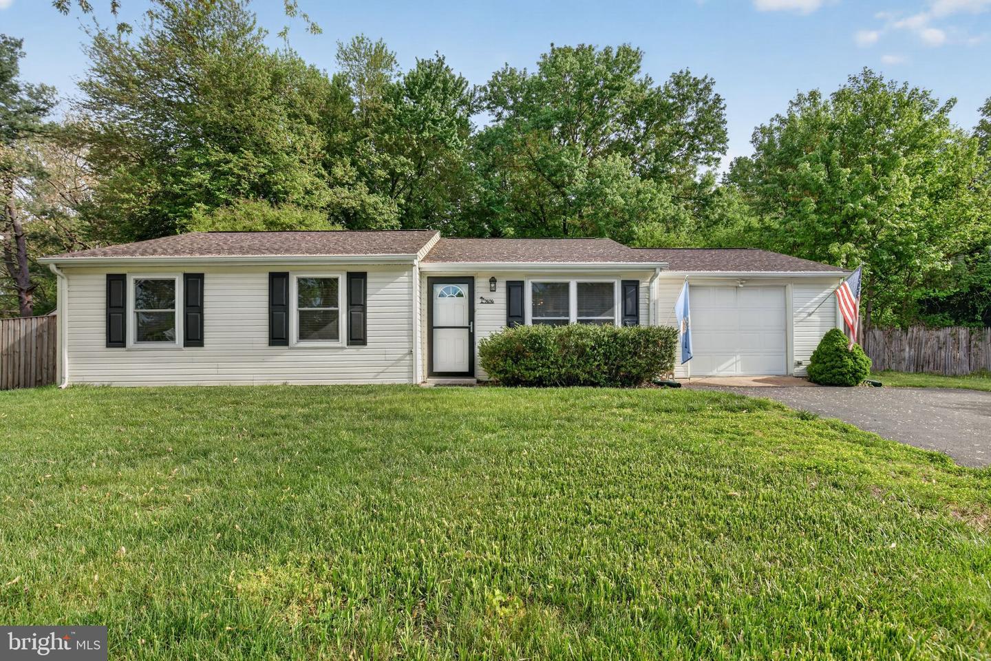 9696 Meadowview Drive, Newburg