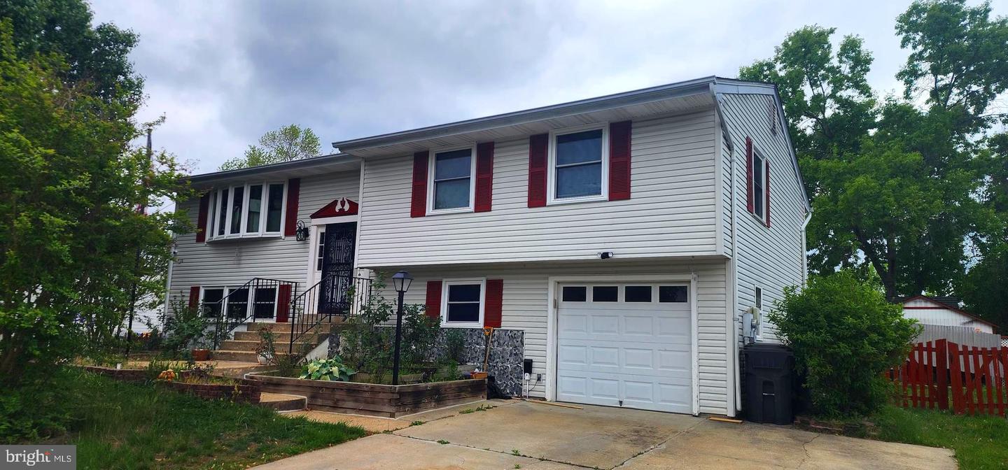 2716 Pinewood Drive