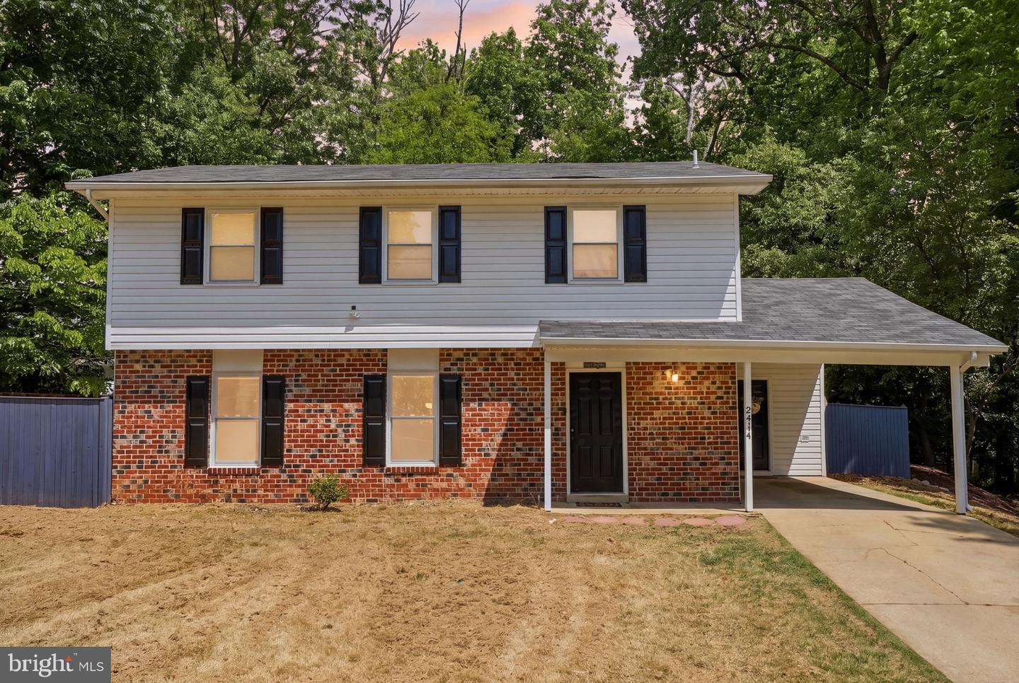 2414 Oakwood Court