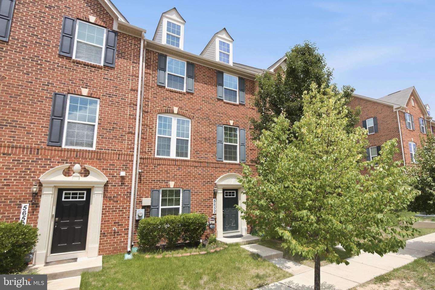 5652 Barnstormers Lane
