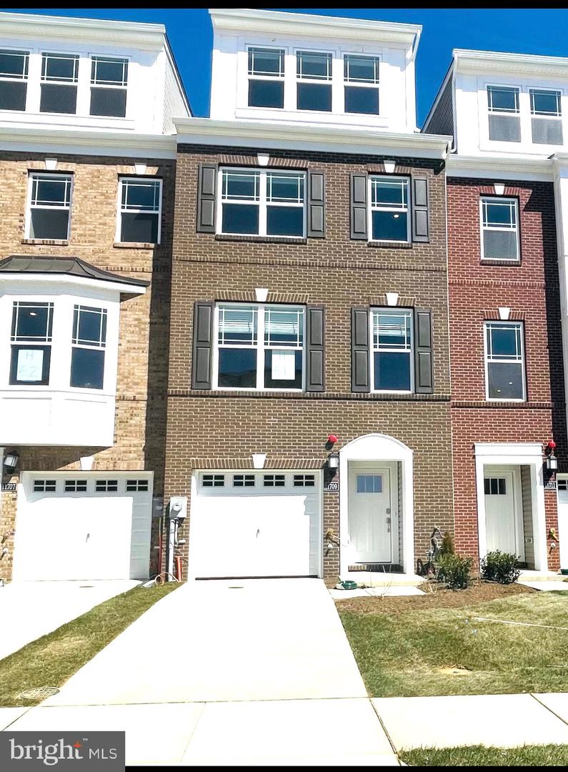 11709 Emily Dickinson Pl