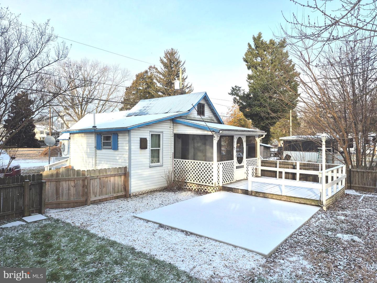 305 S Maple Avenue, Ridgely