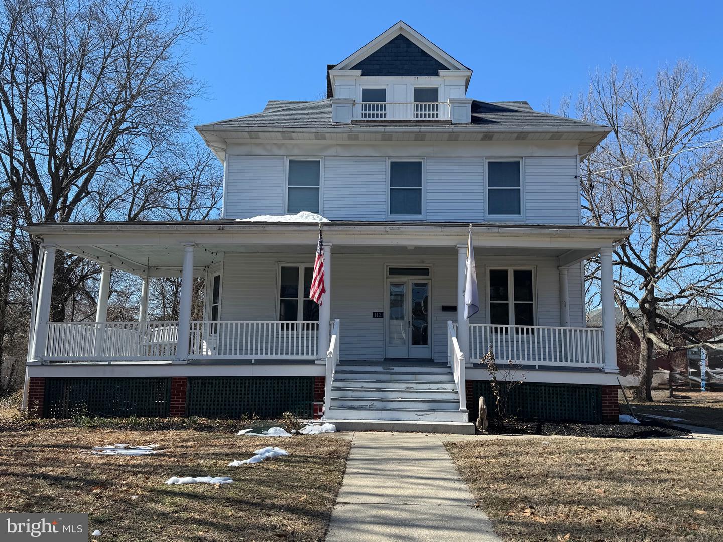 112 S 5th Avenue, Denton