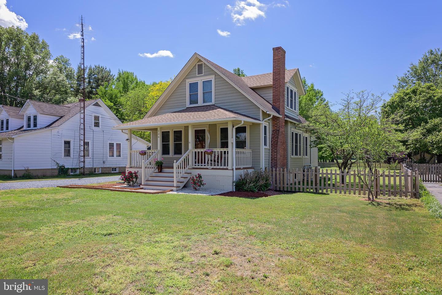 106 Main St