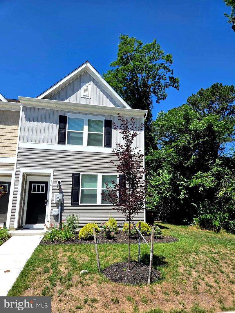 163 Riverwalk Terrace