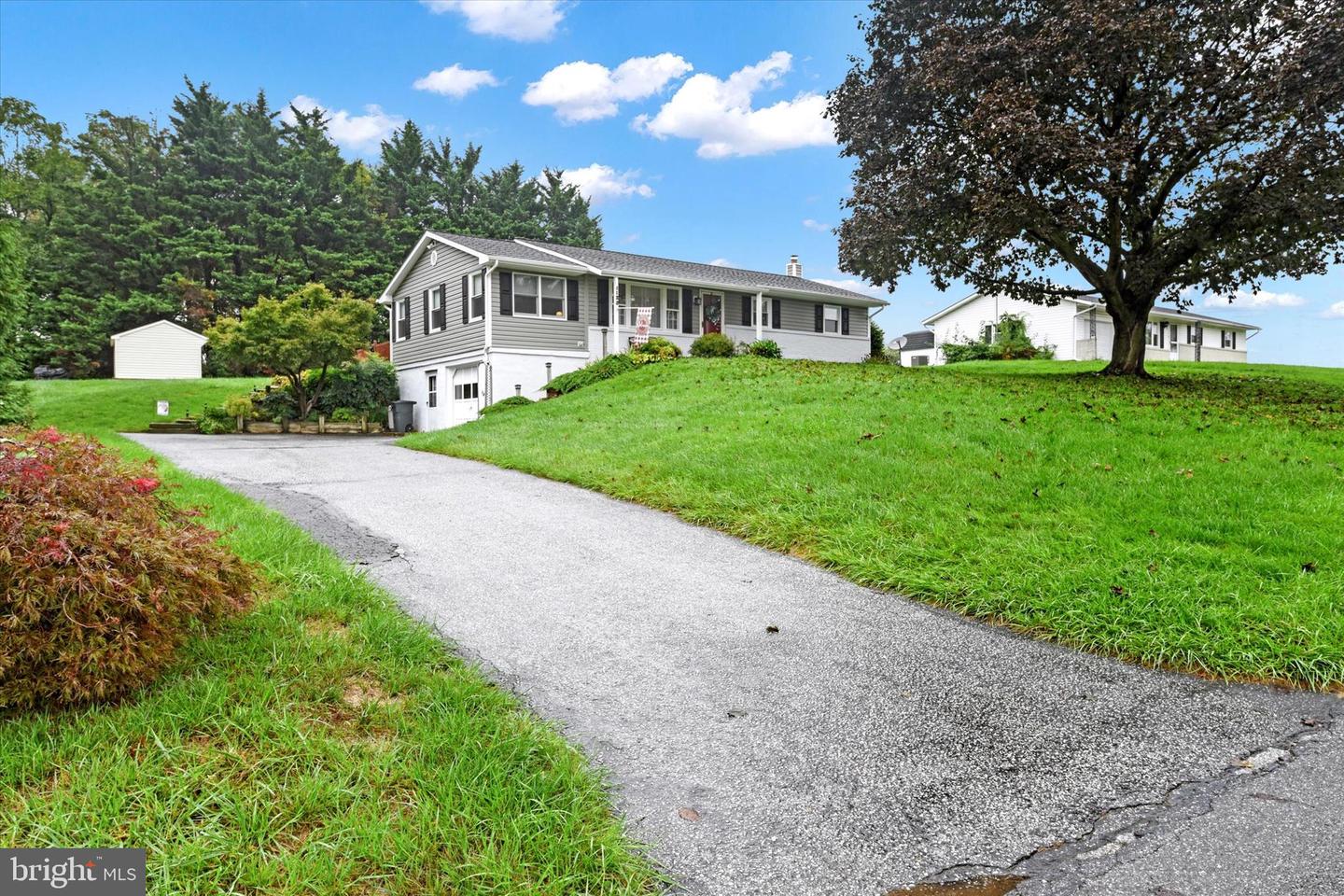 1122 Cedarbrook Road, Hampstead