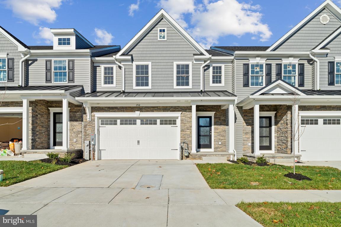 1716 Botanical Ct #24, Sykesville