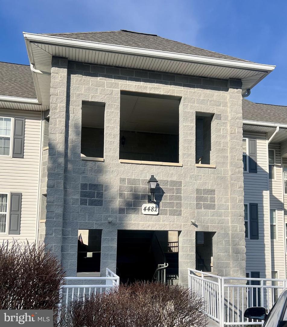 4482 Woodsman Dr. #1232, Hampstead
