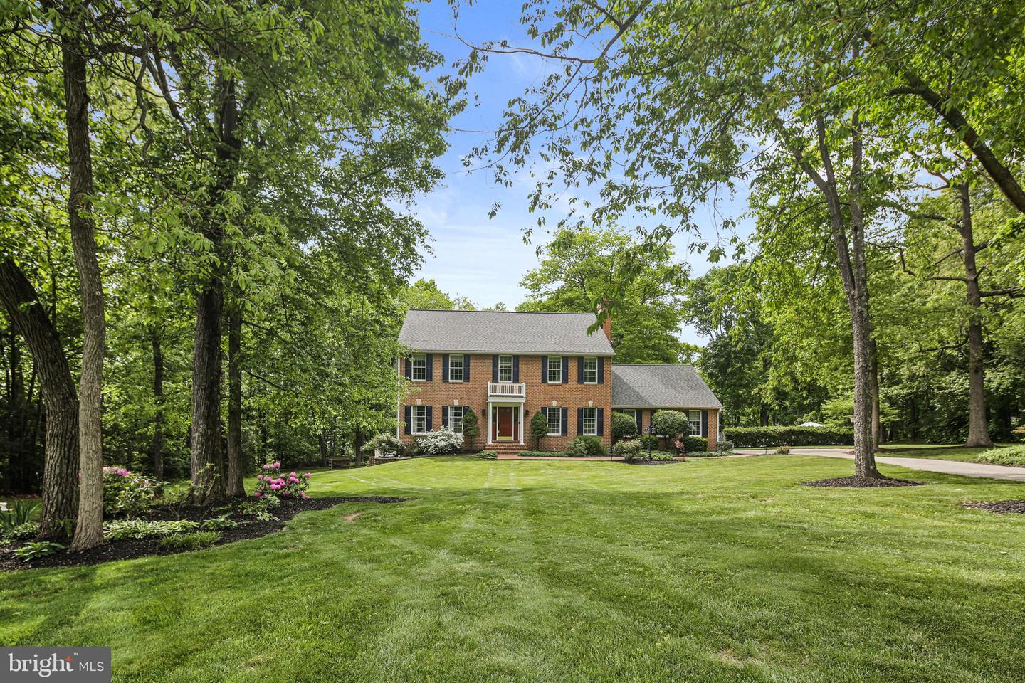 2404 Fairway Oaks Court, Hampstead