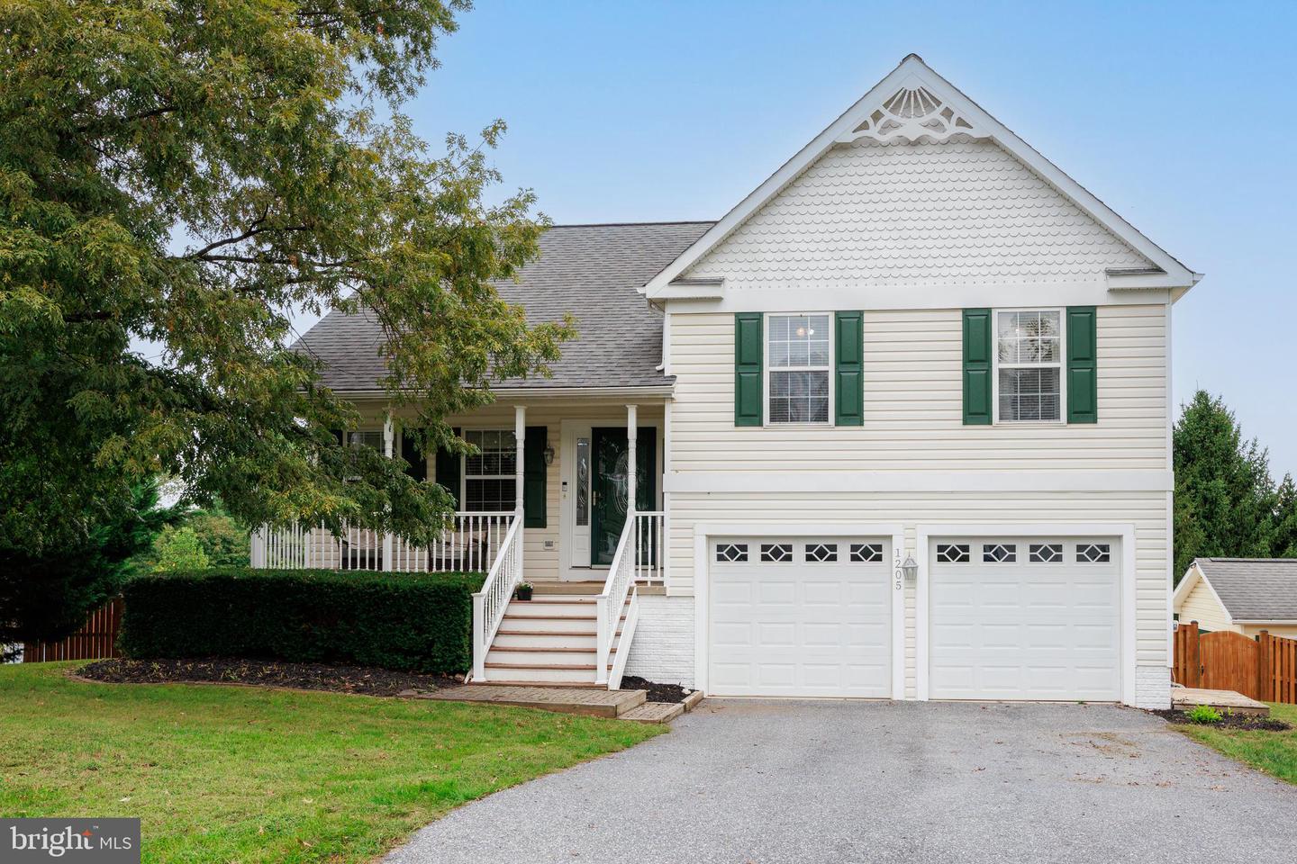 1205 Jo Apter Place, New Windsor