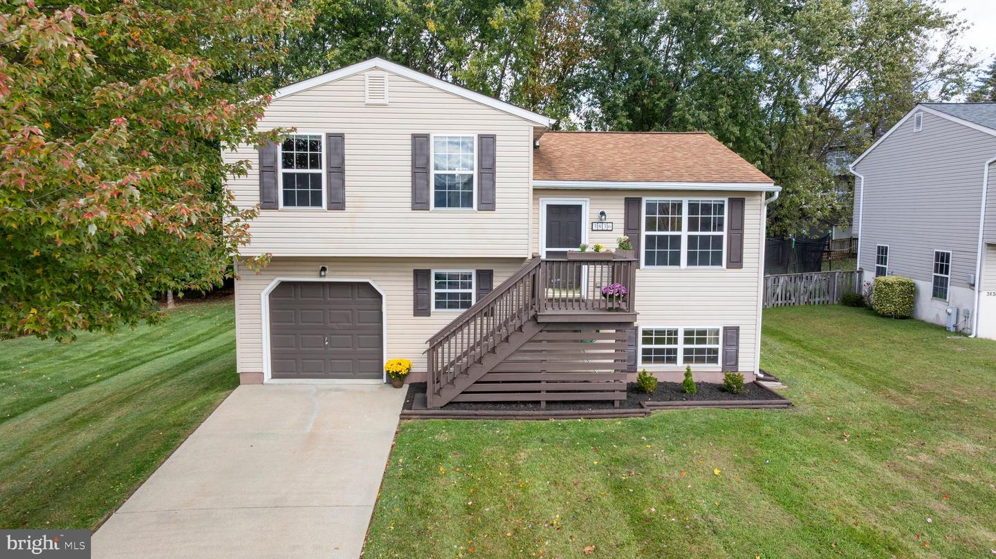 3836 Dakota Road, Hampstead