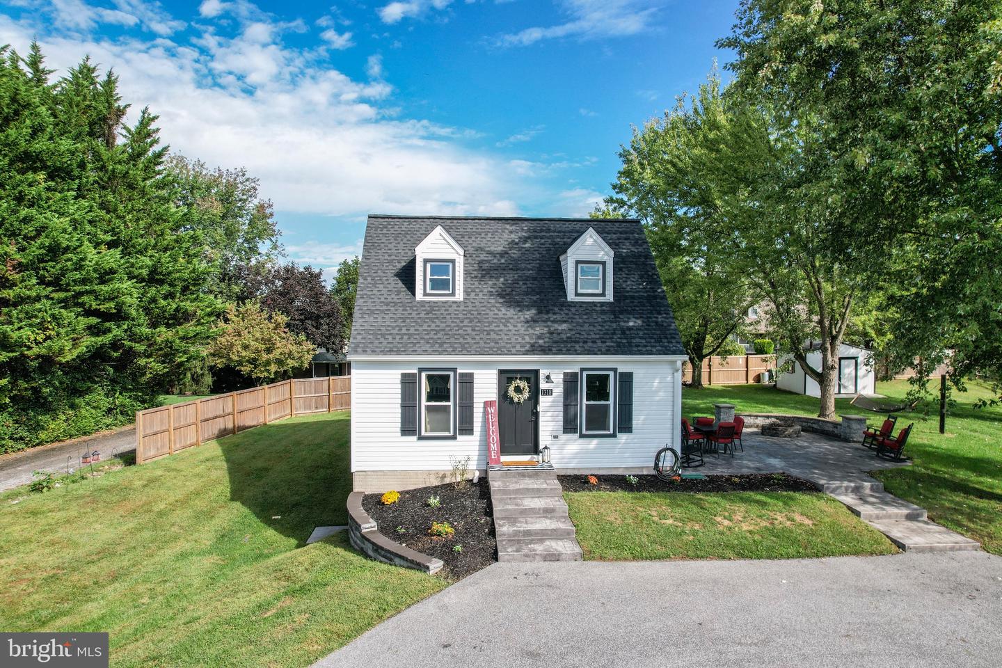 1318 Naugahyde Road, Westminster