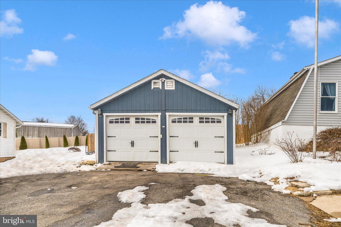 806 Clearview Avenue, Hampstead