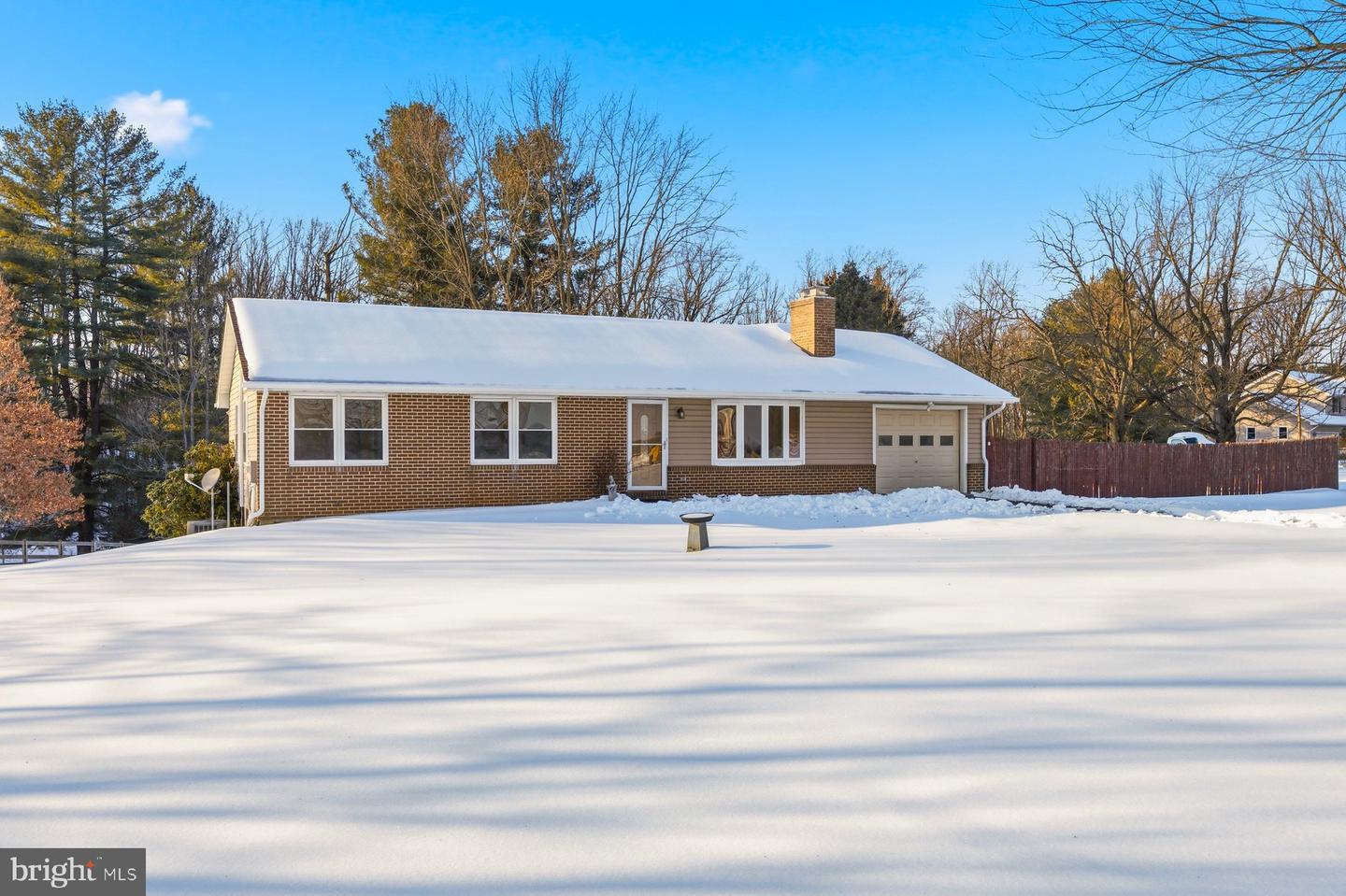 5884 Woodbine Road, Woodbine