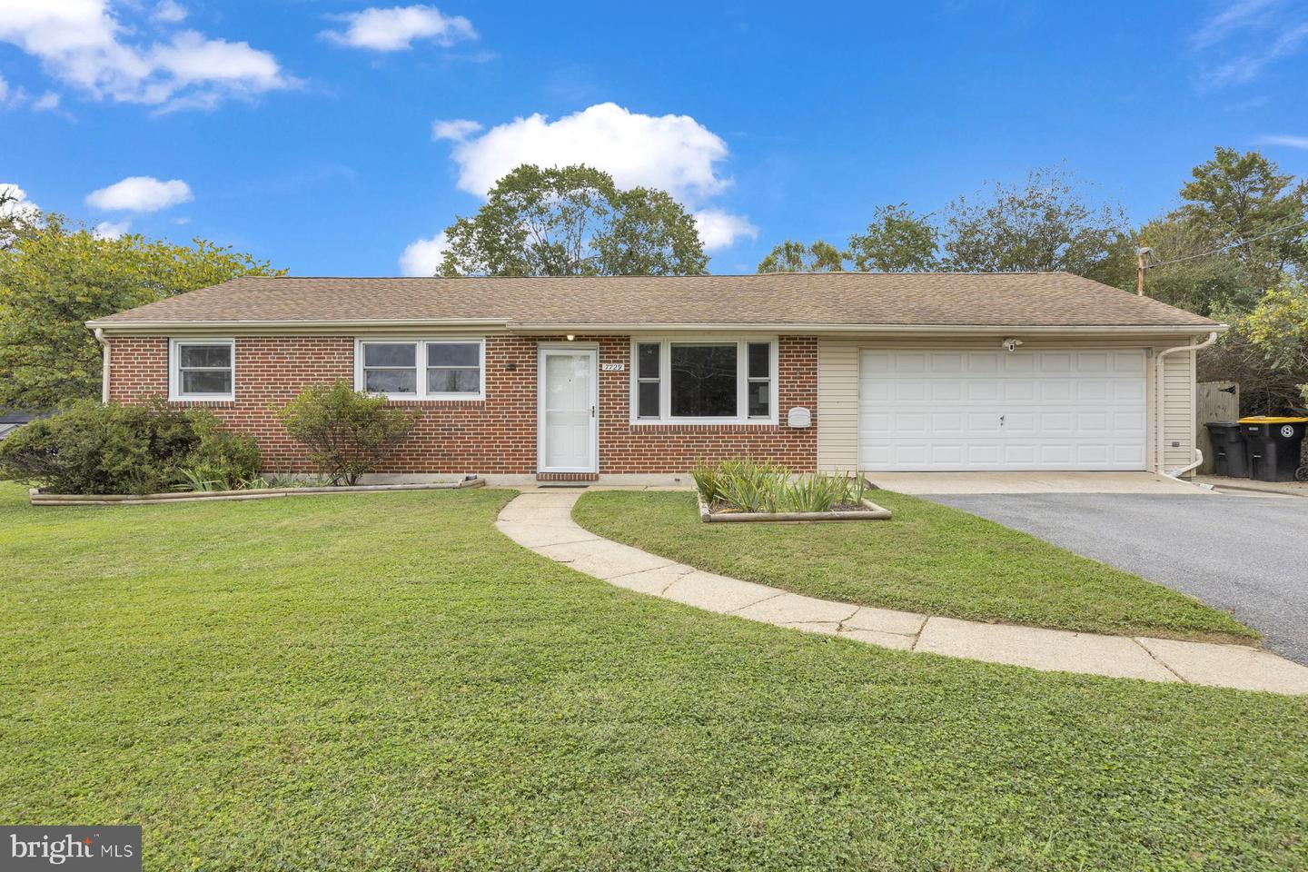 7729 Carter Road, Sykesville