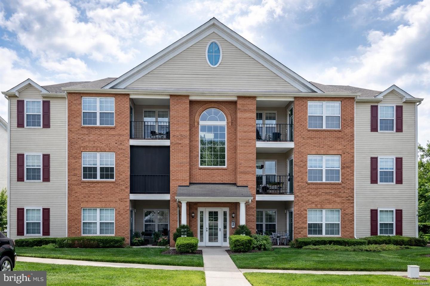 3830 Normandy Drive #3a, Hampstead