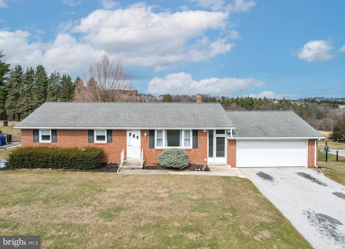 3284 Charmil Drive, Manchester