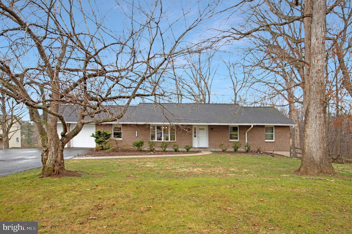 5205 Gate House Court, Sykesville