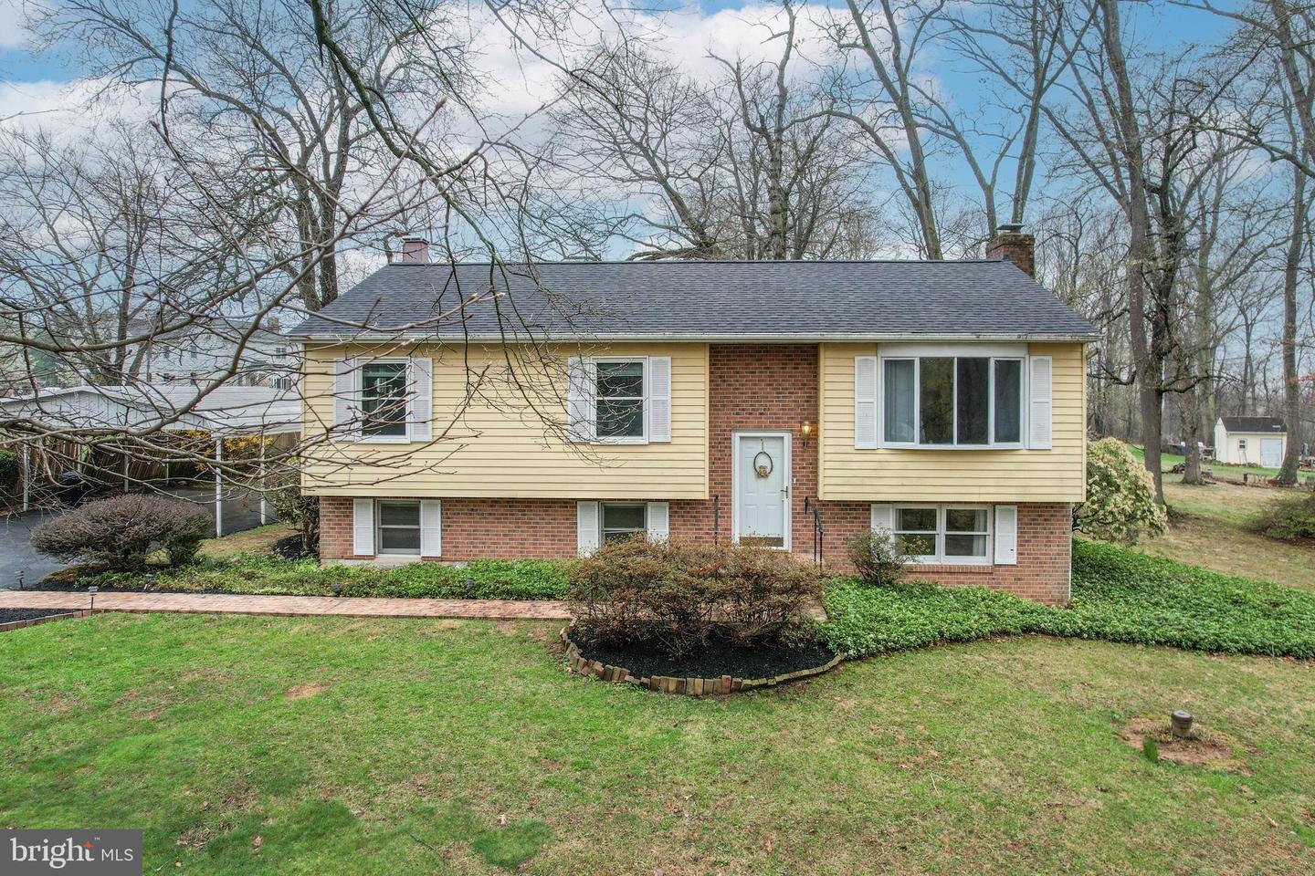 2202 Green Haven Way, Hampstead