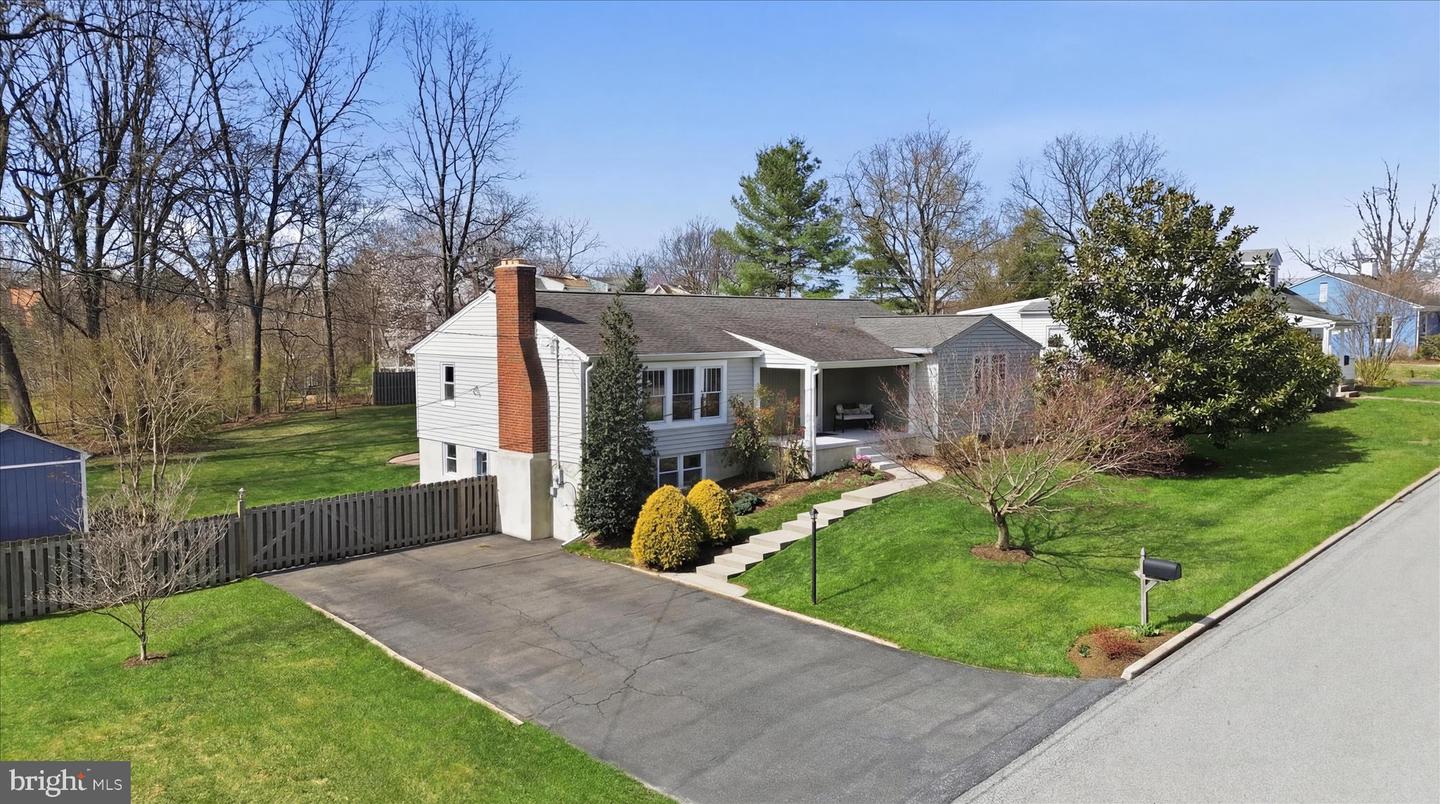 210 Oak Street, Mount Airy
