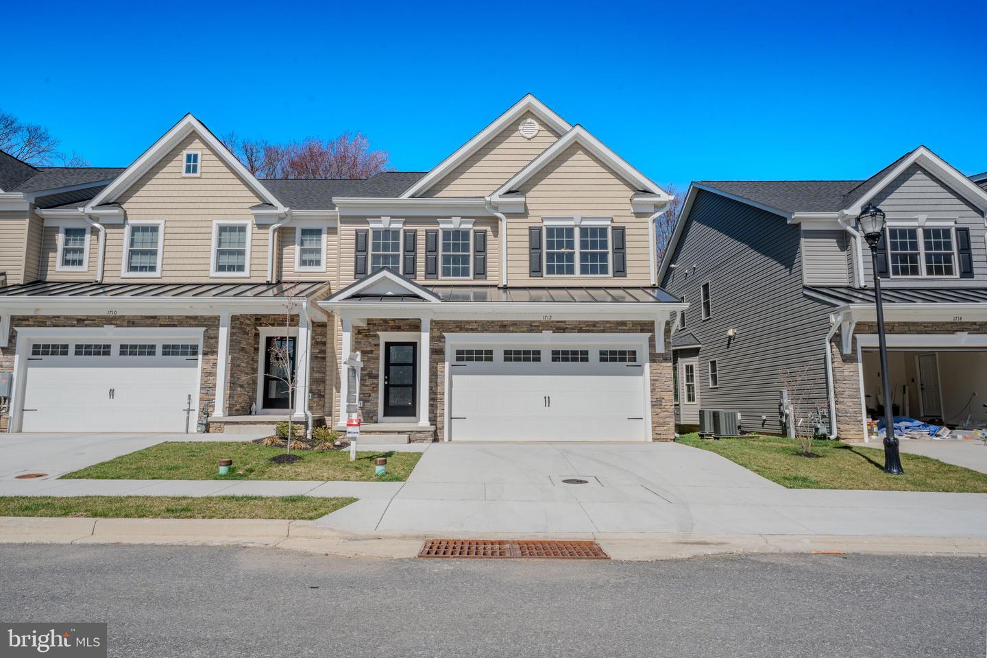 1712 Botanical Court #22