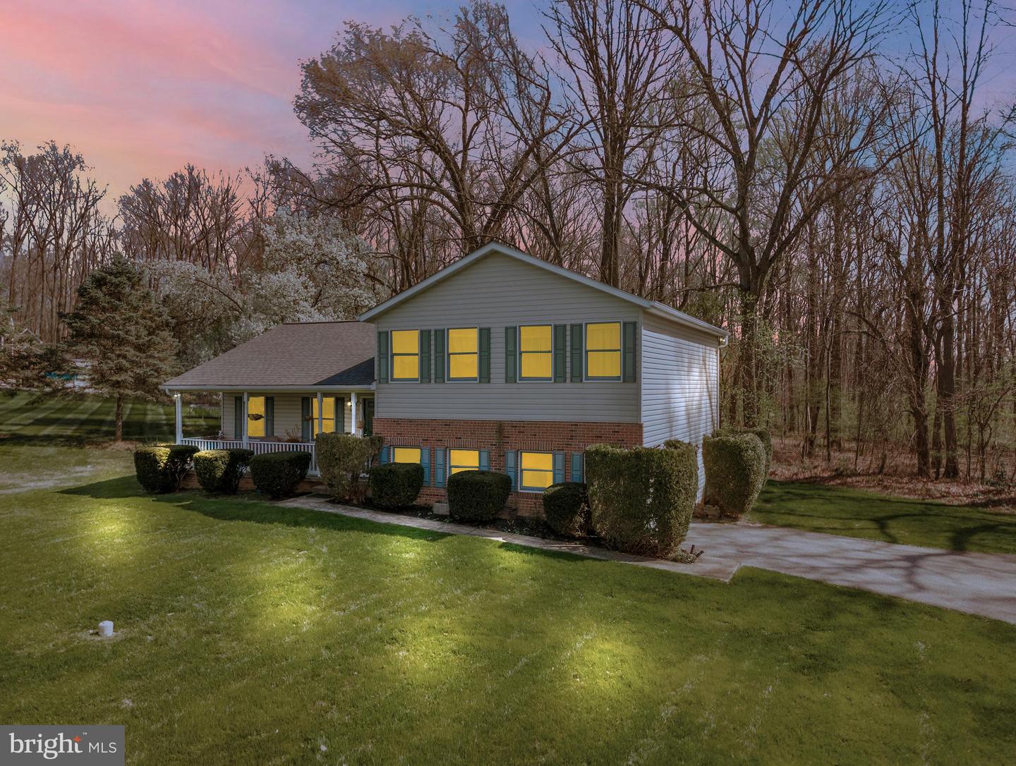 1235 Teresa Drive, Hampstead