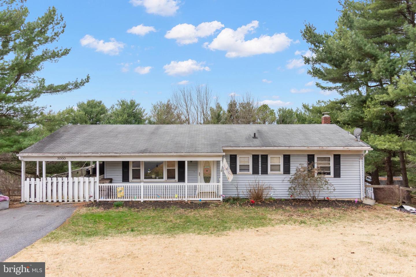 3000 Breezewood Lane, Hampstead