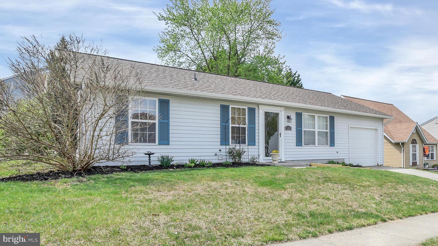 1402 Burnside Drive, Hampstead