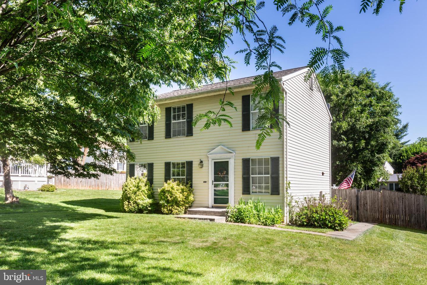 909 Black Spruce Lane, Sykesville