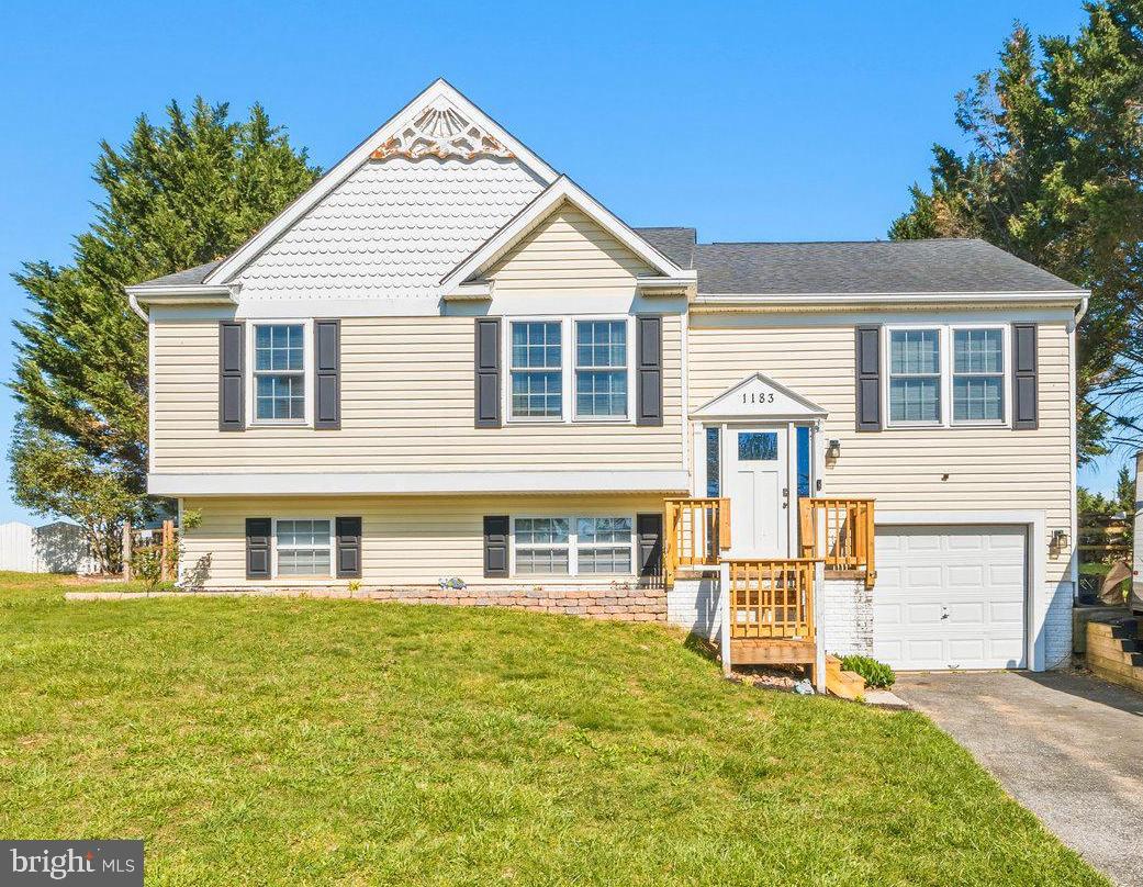 1183 Jo Apter Place, New Windsor
