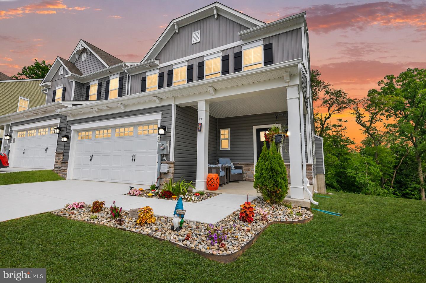 2820 Town View Circle