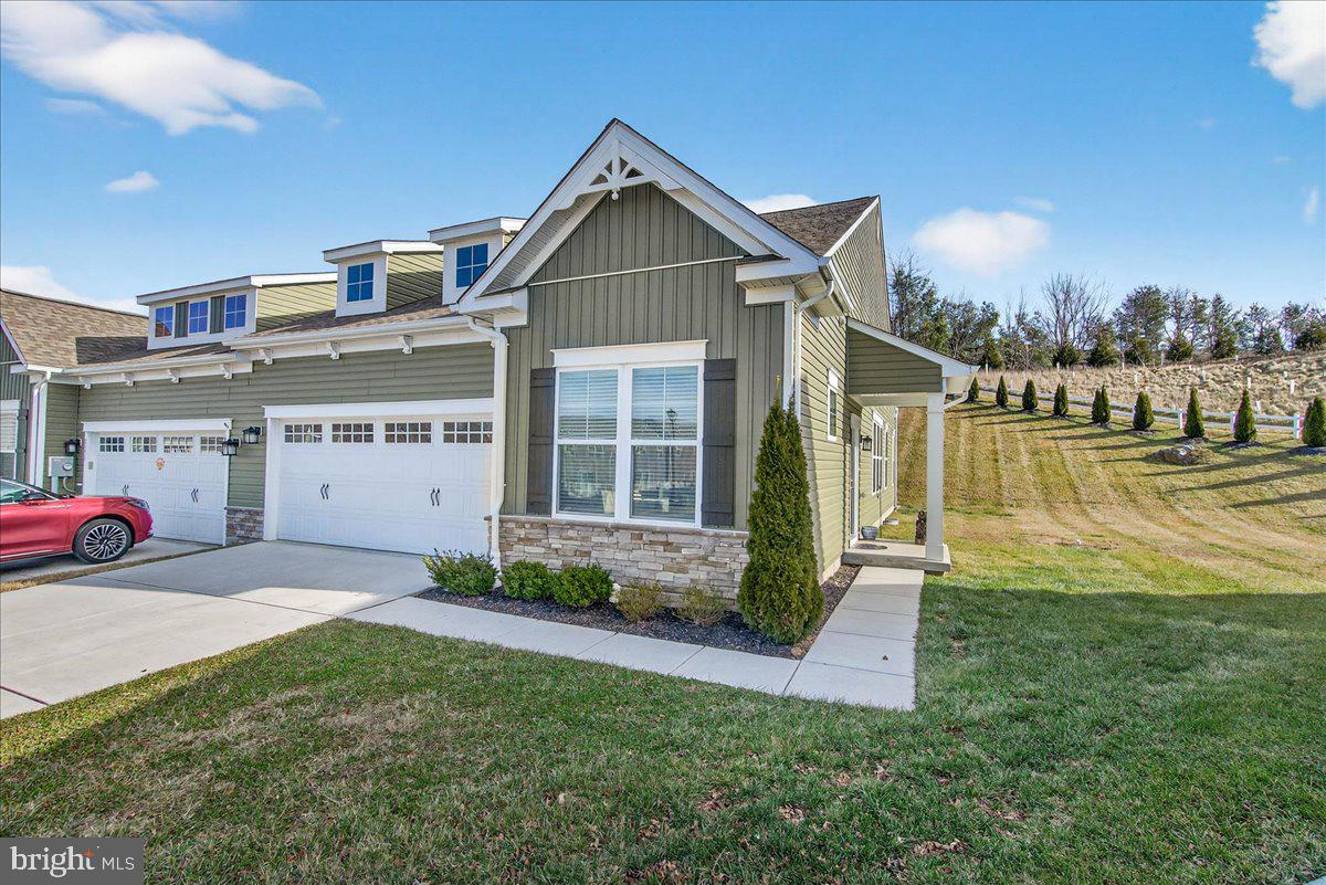 2896 Town View Circle
