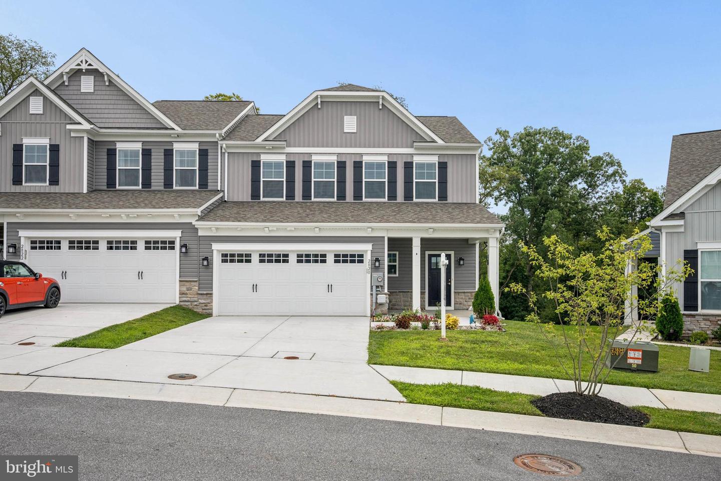 2820 Town View Circle