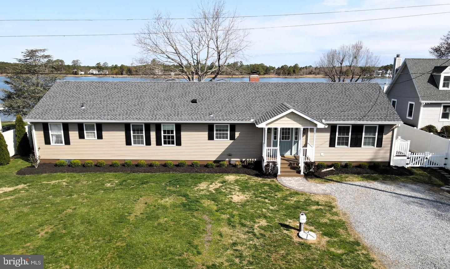 1604 Deep Point Road, Woolford