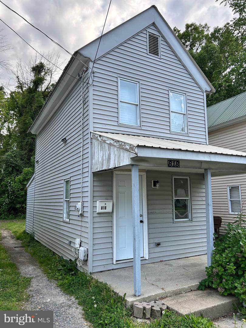 818 Washington Street, Cambridge