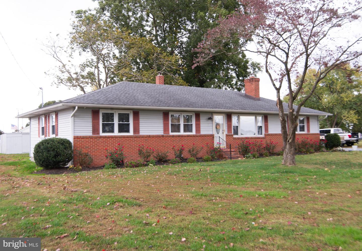 4909 Ravenwood Road, Vienna