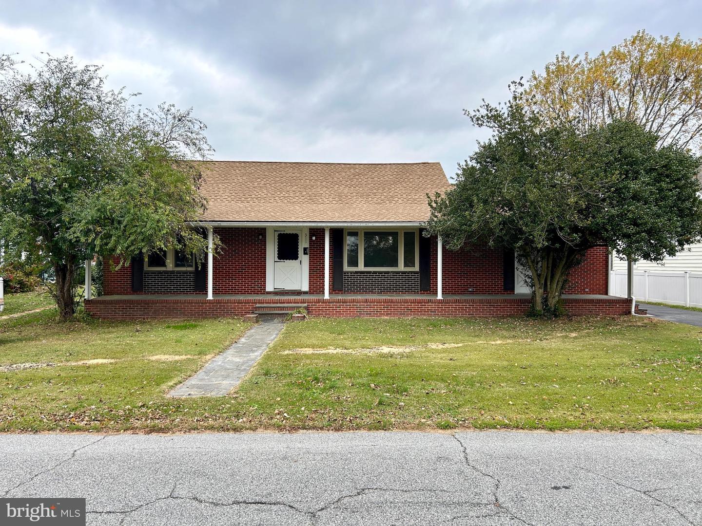 311 E Appleby Avenue, Cambridge