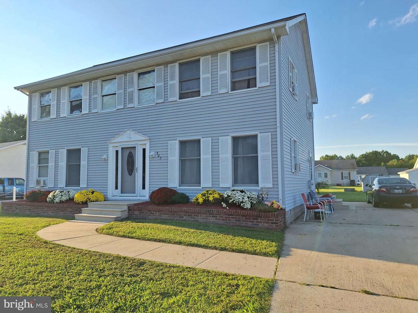 807 Bayly Road