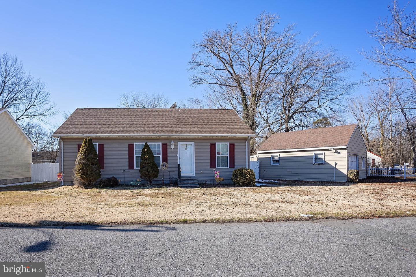 1303 Colonial Avenue, Cambridge