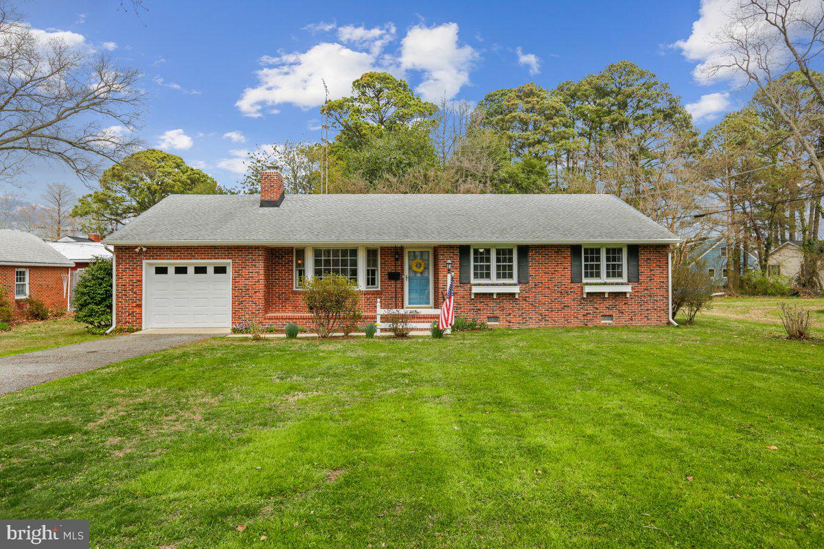 1205 Hambrooks Boulevard, Cambridge