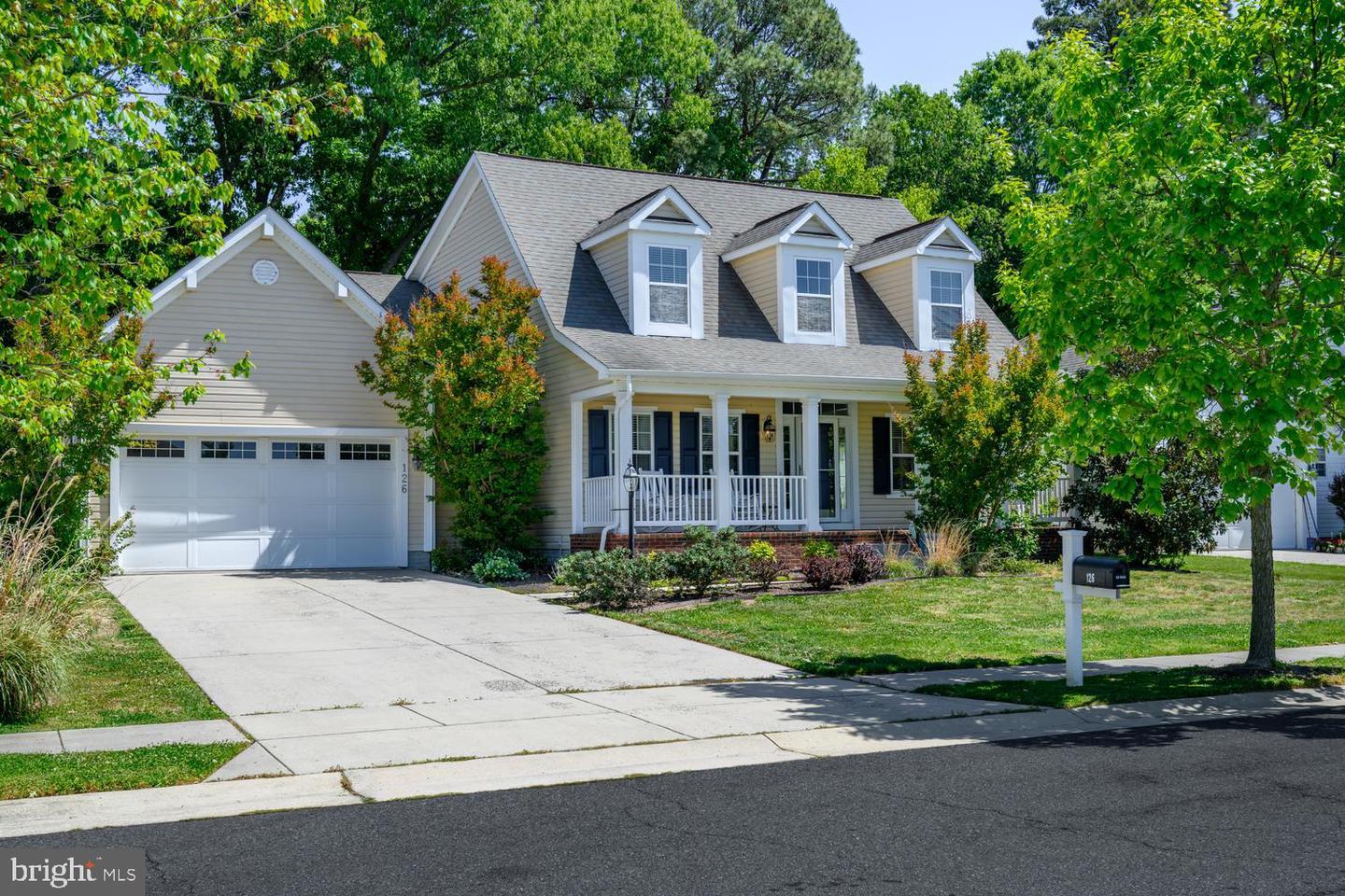 126 Regulator Drive N, Cambridge