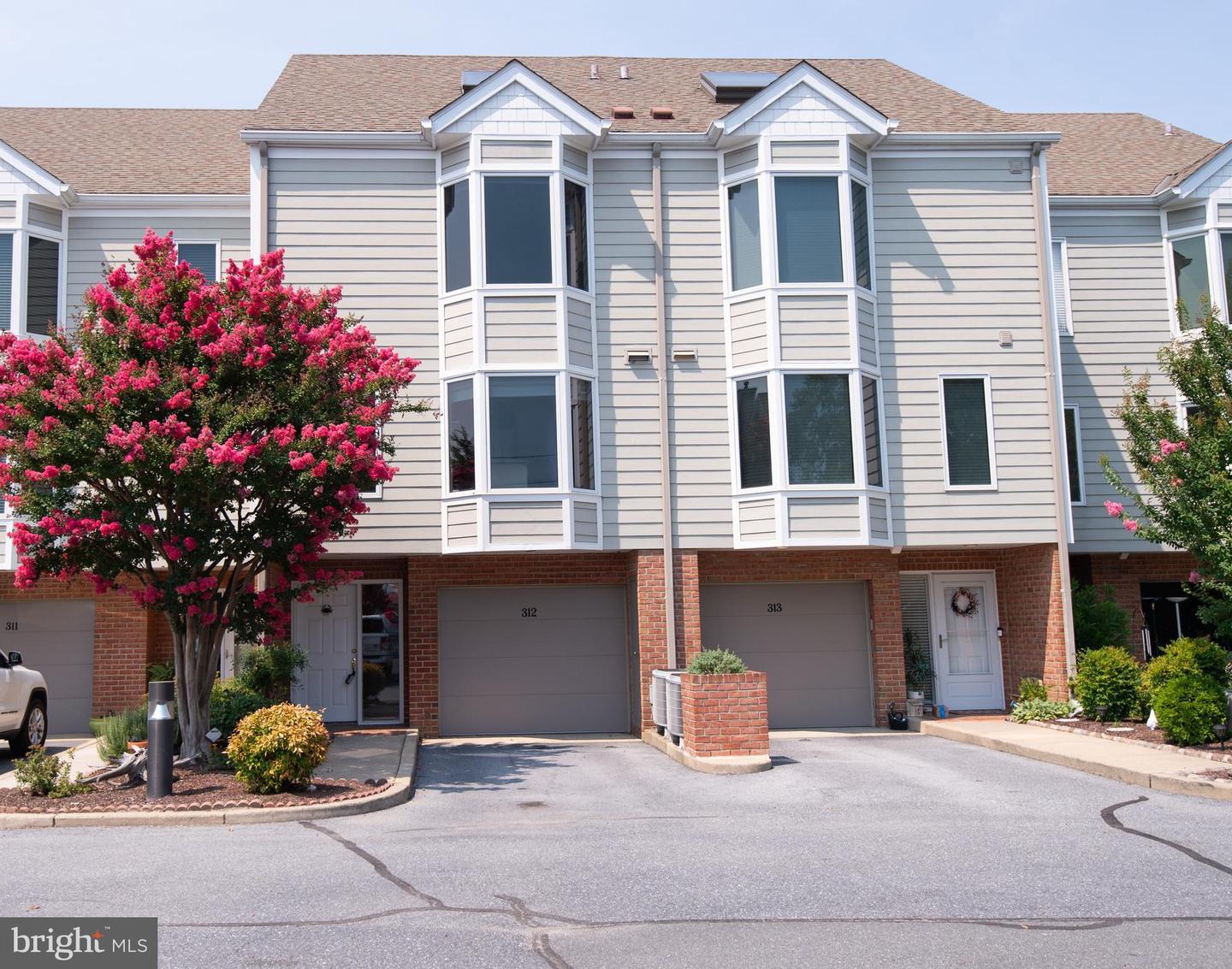 312 Cambridge Landing #312b