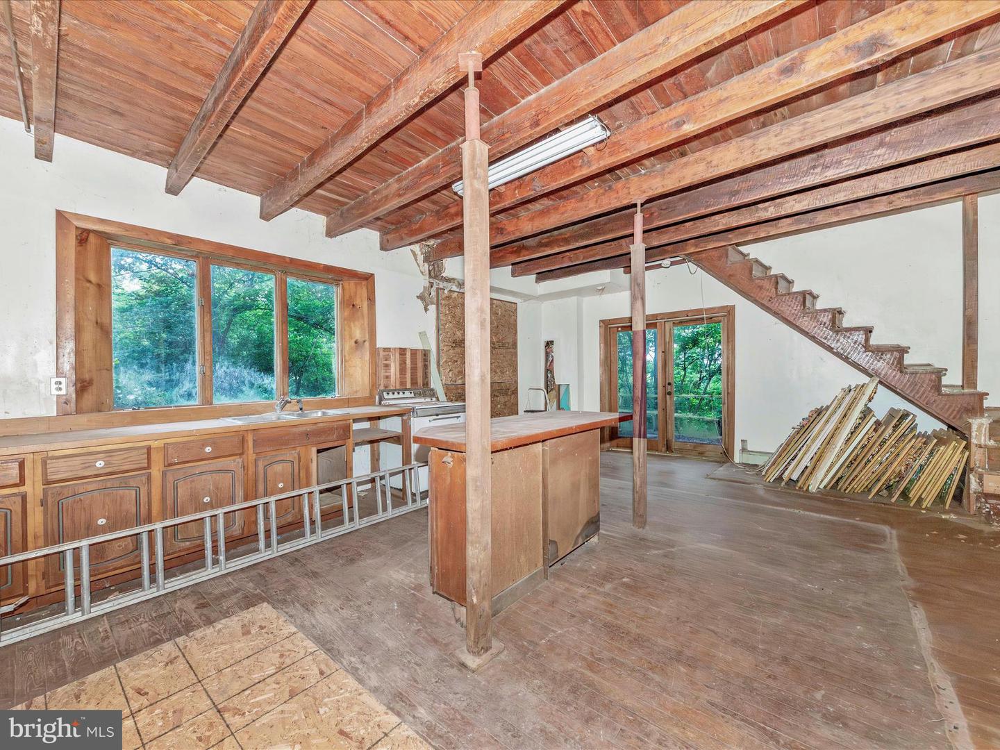 6753 Dickerson Road, Dickerson