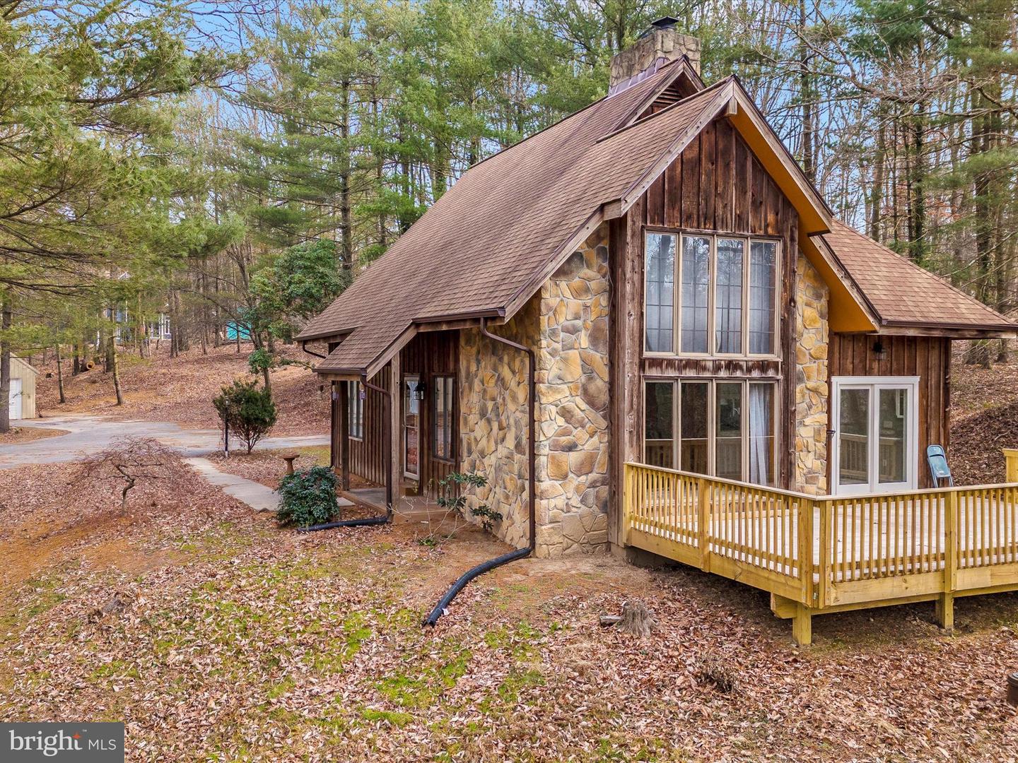 7407 Woodville, Mount Airy