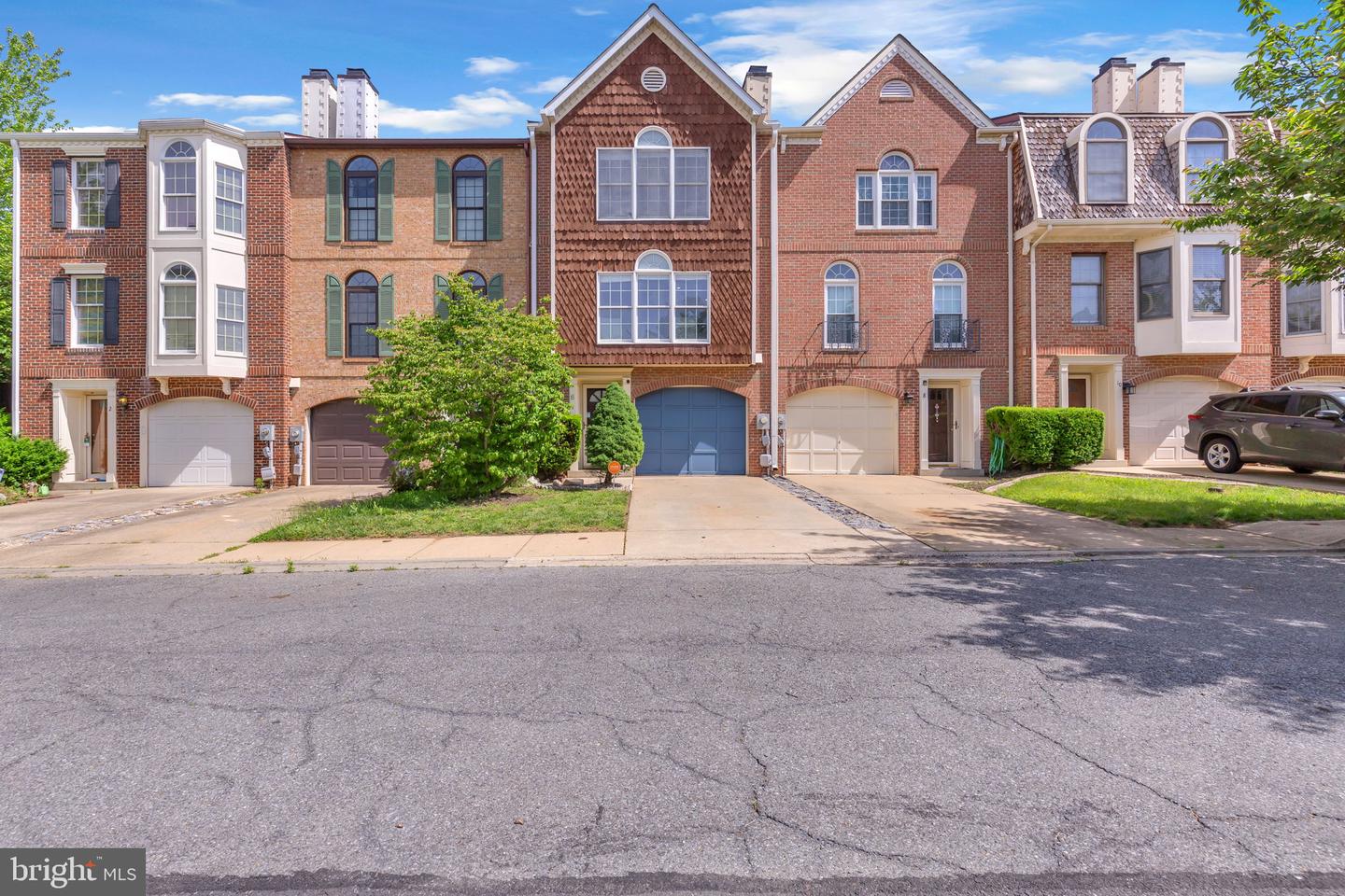 6 Victoria Square, Frederick